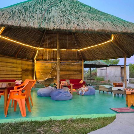Nirvana Resort & Dive Centre - Моалбоал Экстерьер фото